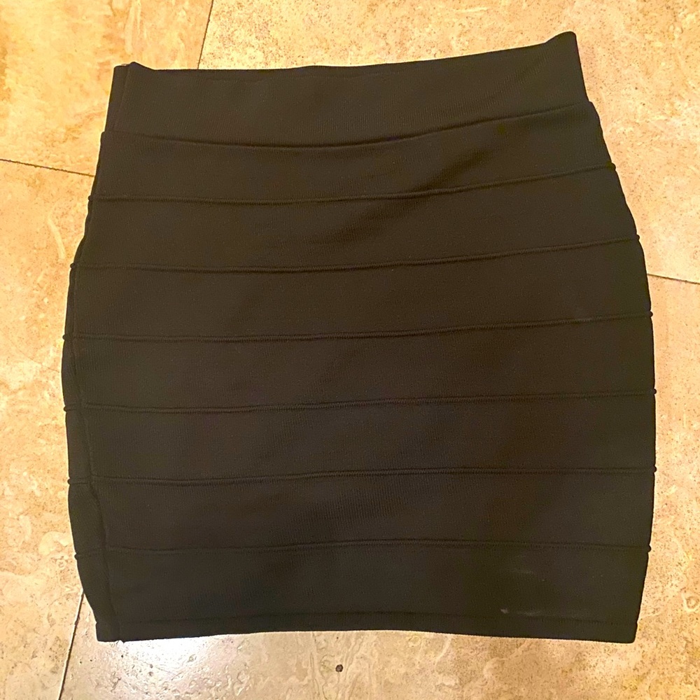 Short black skirt